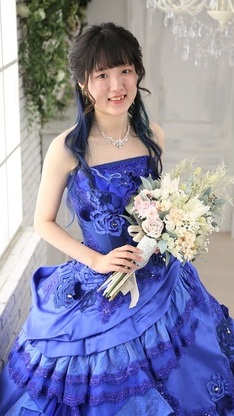 姫路市の成人は藤田ニコルブランドの振袖　ドレスのイメージ