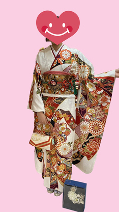 姫路市の成人式は、白地の振袖のイメージ