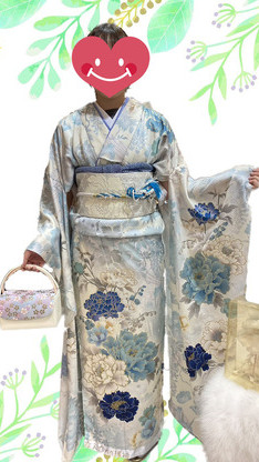 姫路市の成人式は、白地の振袖のイメージ