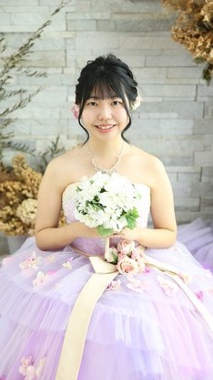 姫路市の卒業式は、白地の卒業袴のイメージ