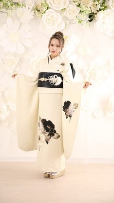 姫路市成人式は、玉城ティナ×紅一点ブランドの振袖のイメージ
