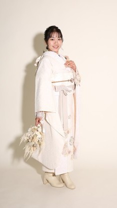 姫路の成人式は、ラフィネモカブランドの振袖のイメージ
