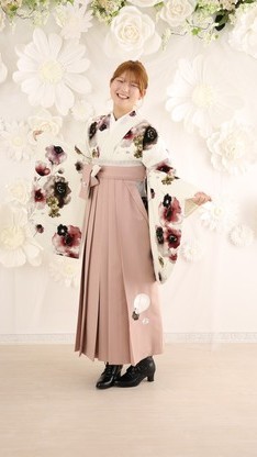 姫路市の卒業式はJAPANSTYLE×中村里砂の袴のイメージ
