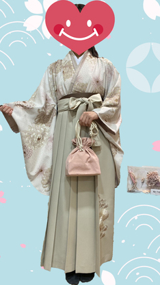 姫路市の卒業式は、淡いベージュ地の卒業袴のイメージ