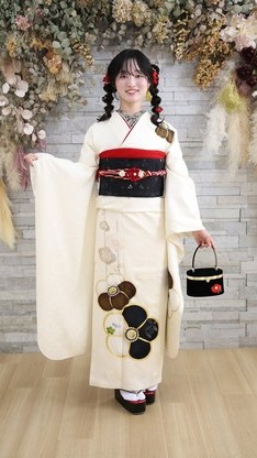 姫路市の成人式は、九重×中村里砂ブランドの振袖のイメージ