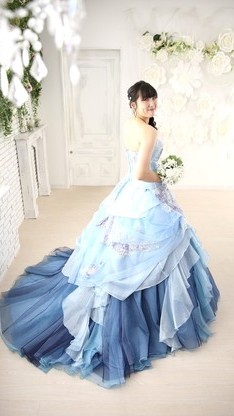 姫路市の成人式は、なえなのブランドの振袖ドレスのイメージ