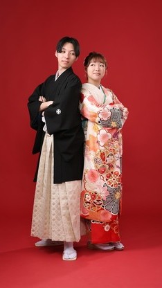 姫路市の成人式は、白地の振袖のイメージ