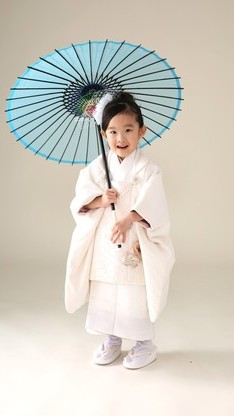 姫路市の七五三はラフィネココブランドのお着物のイメージ