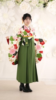 姫路市の卒業式は、emma×紅一点ブランドの卒業袴のイメージ