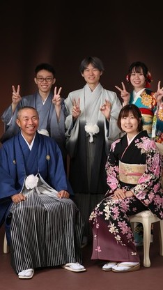 姫路市の成人式は、家族撮影でお着物のイメージ