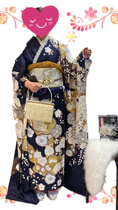 姫路市の成人式は、ネイビー地の振袖のイメージ