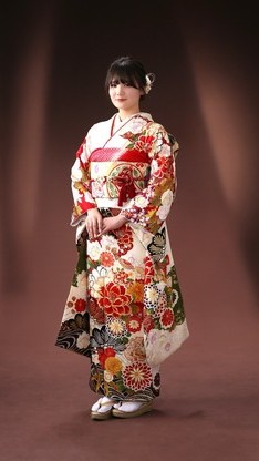 姫路市の成人式は、今田美桜ブランドの振袖のイメージ
