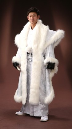 姫路市の成人式は、真っ白の陣羽織のイメージ