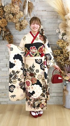 姫路市の成人式は、玉城ティナ×紅一点ブランドの振袖のイメージ