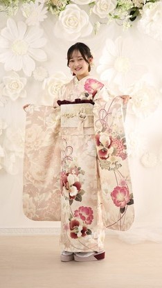 姫路市の成人式は、MaMinette reveの振袖のイメージ