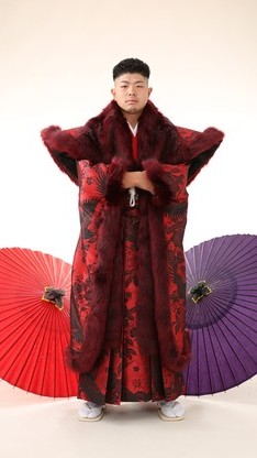 姫路市の成人式は、紅い陣羽織のイメージ