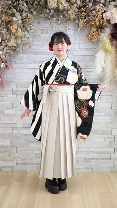 姫路市の卒業式は、JAPAN STYLE×中村里砂ブランド卒業式袴用着物のイメージ