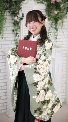 姫路市の卒業式は、MaMinetteブランド卒業式袴用着物のイメージ