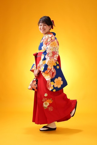 着物 369 袴 237 藤田ニコル 姫路の振袖 袴 ドレス レンタルは山陽百貨店4f貸衣装マリリンハウス
