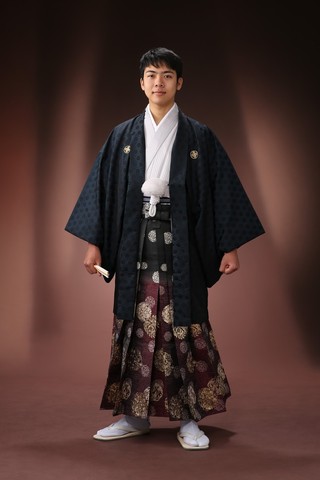 紋付袴レンタル 紋付羽織レンタル 男袴 羽織着物ー31 男袴ー36 姫路の振袖 袴 ドレス レンタルは山陽百貨店4f貸衣装マリリンハウス
