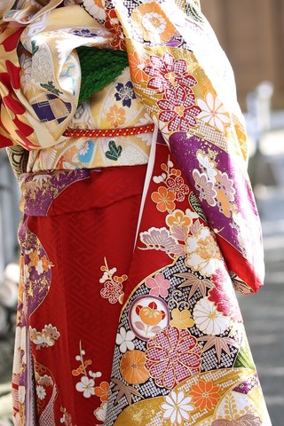 振袖レンタル 成人式振袖 着物】振袖-375赤豪華金彩金駒刺繍 | 姫路の