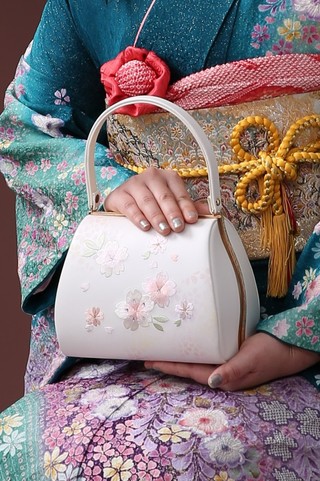 振袖-217 金通し 幻の辻が花 金彩 | 姫路の成人式振袖 袴レンタルと前