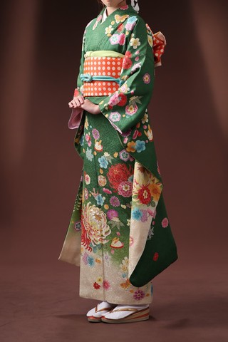 振袖-296 【ベッキー】ブランド 金彩 ラメ刺繍 菊 | 姫路の振袖 袴 振袖-296 【ベッキー】ブランド 金彩 ラメ刺繍 菊 | 姫路の振袖 袴
