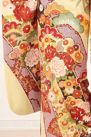 振袖-400 【桂由美】ブランド 金箔 金彩 熨斗柄 | 姫路の振袖 袴 振袖-400 【桂由美】ブランド 金箔 金彩 熨斗柄 | 姫路の振袖 袴