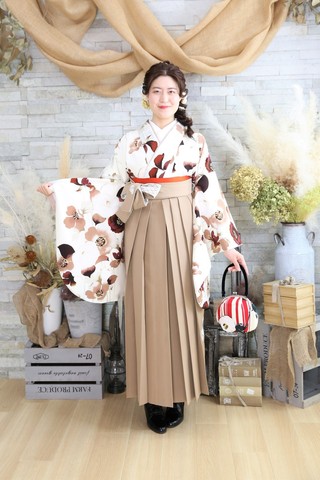 Japanstyle 中村里砂ブランド卒業式袴レンタル Japanstyle 中村里砂ブランド卒業式袴用着物 450 袴 308 姫路の振袖 袴 ドレス レンタルは山陽百貨店4f貸衣装マリリンハウス