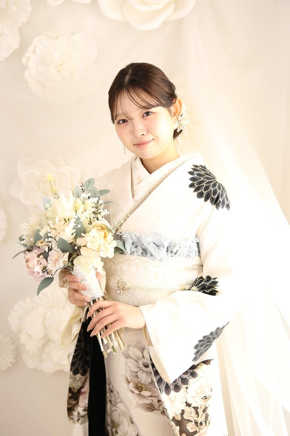 【振袖レンタル　成人式振袖　着物】振袖-665　【玉城ティナ×紅一点】