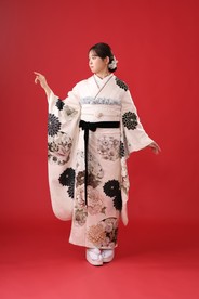 【振袖レンタル　成人式振袖　着物】振袖-665　【玉城ティナ×紅一点】