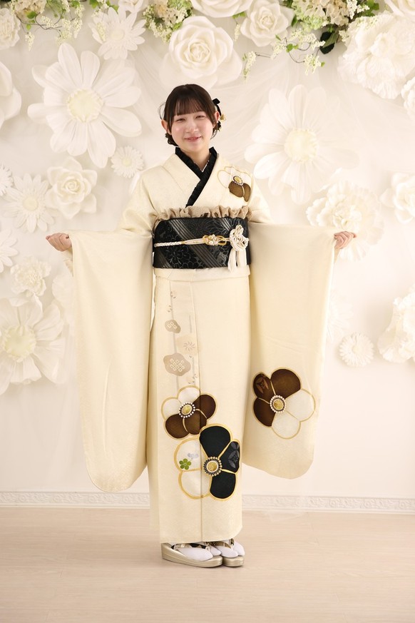 【振袖レンタル　成人式振袖　着物】振袖-551　【今田美桜】