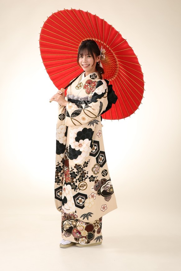 【振袖レンタル　成人式振袖　着物】振袖-511　【玉城ティナ×紅一点】