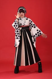 【モダンアンテナブランド卒業式袴レンタル】モダンアンテナブランド卒業式袴用着物-429 / 袴-320