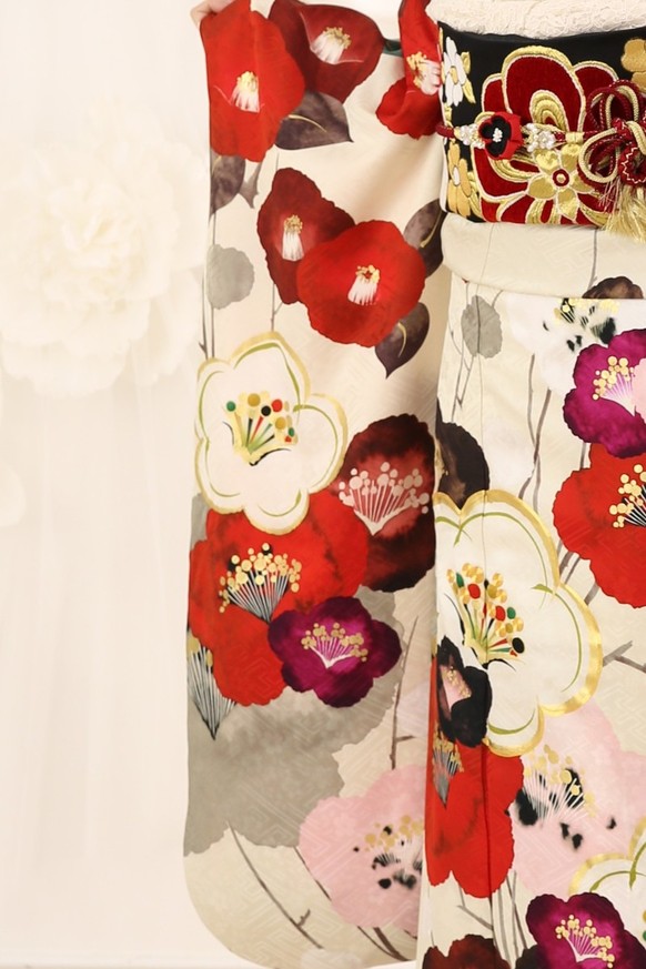 【振袖レンタル　成人式振袖　着物】振袖-529　【玉城ティナ×紅一点】