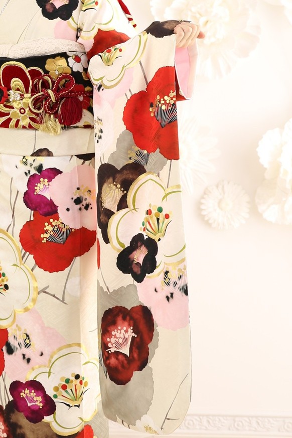 【振袖レンタル　成人式振袖　着物】振袖-529　【玉城ティナ×紅一点】