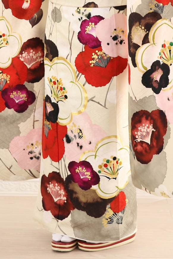 【振袖レンタル　成人式振袖　着物】振袖-529　【玉城ティナ×紅一点】